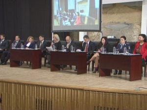SERBĂRILE NORMALITĂŢII LA BUZĂU. SPECTACOL, KARAOKE, JOCURI PENTRU COPII ŞI DEZBATERI