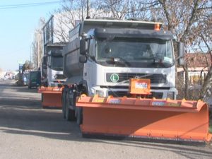 PREGĂTIŢI PENTRU NINSOARE. UTILAJELE DE DESZĂPEZIRE SUNT GATA DE LUCRU