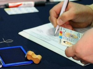 STRĂINII POT CANDIDA LA PRIMĂRIE ŞI CJ! SISTEM ANTI-FRAUDĂ LA VOT CU ÎNCEPERE DE LA LOCALE