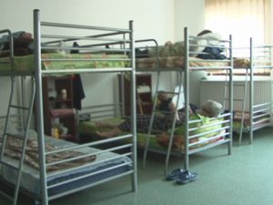 GERUL I-A MÂNAT ÎN ADĂPOSTUL PRIMĂRIEI. 23 DE NEVOIAŞI STAU ACUM LA CĂLDURĂ