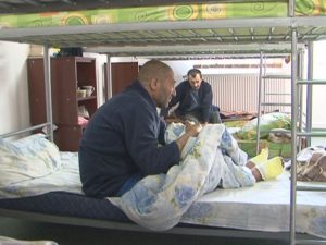 ADĂPOSTUL PRIMĂRIEI FUNCŢIONEAZĂ DEGEABA? DOI OAMENI AI STRĂZII, MORŢI ÎN VĂGĂUNI ÎN ULTIMELE ZILE