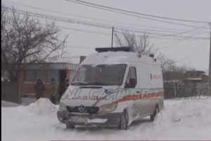 26 DE GRAVIDE, ADUSE PREVENTIV LA MATERNITATE. COLABORARE ÎNTRE AMBULANŢĂ ŞI ISU ÎN TIMPUL VISCOLULUI