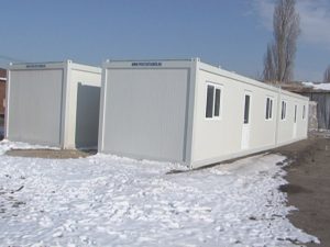 LOCUINŢE PENTRU SĂRMANI. PATRU FAMILII SE VOR MUTA ÎN LOCUINŢE NOI