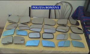 CE SE MAI FURĂ: OGLINZILE MAŞINILOR DE LUX. HOŢII ACŢIONEAZĂ ÎN GENERAL LA COMANDĂ