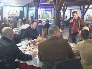 ASEARĂ A FOST REVELIONUL! MUZICANŢII BUZOIENI AU TRECUT ÎN 2016