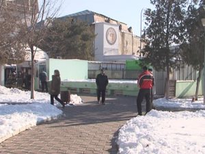 SĂ TOT FACI CUMPĂRĂTURI LA PIAŢĂ! DACĂ „TE TAIE”, AI UNDE MERGE! ŞI NU MAI MIROASE!