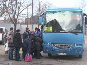 CUM SE CIRCULĂ DINSPRE ŞI ÎNSPRE MĂRĂCINENI. CETĂŢENII TREBUIE SĂ APELEZE LA CURSELE INTRAJUDEŢENE
