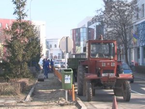 SE LUCREAZĂ LA TROTUARE, ÎNTRE AGENŢIA DE MEDIU ŞI ANAF