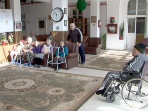 19 MILIOANE/LUNĂ, TAXĂ LA AZILUL DE BĂTRÂNI. PRIMĂRIA SUBVENŢIONEAZĂ CAZAREA ÎN FUNCŢIE DE VENITURI