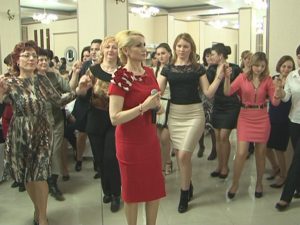 PETRECERE DE ZIUA FEMEII, PENTRU DOAMNELE ŞI DOMNIŞOARELE DIN COCHIRLEANCA