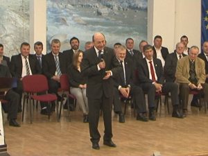 BĂSESCU, LA BUZĂU. FOSTUL PREŞEDINTE A LANSAT CANDIDAŢII PMP