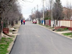 NEBUNIE LA POŞTA CÂLNĂU! TOATE STRĂZILE DIN COMUNĂ VOR FI ASFALTATE!