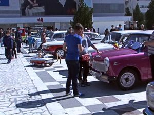 FRUMOASE DE EPOCĂ. RETROPARADA AUTOMOBILISTICĂ DE PRIMĂVARĂ