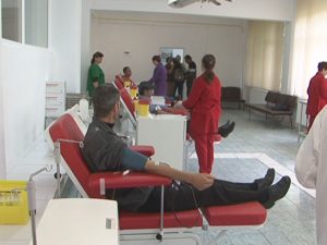DONATORI PUŢINI LA CENTRUL DE TRANSFUZII. BUZOIENII RĂSPUND, TOTUŞI, LA CAMPANII UMANITARE