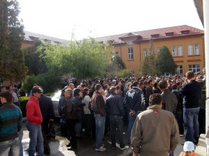 850 DE JOBURI OFERITE DE 60 DE ANGAJATORI. BURSA LOCURILOR DE MUNCĂ, JOI, LA BUZĂU