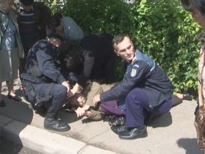AJUTOR ÎNTÂRZIAT. AMBULANŢA A SOSIT DUPĂ 40 DE MINUTE