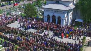 AU PLECAT CĂTRE CERURI. MILITARII UCIŞI ÎN AFGANISTAN AU FOST ÎNMORMÂNTAŢI