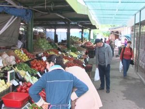 PIAŢA DIN MICRO XIV A FOST RENOVATĂ. CONDIŢII OPTIME PENTRU COMERCIANŢI