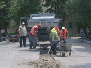 STRĂZI ÎN LUCRU. ULTIMELE LUCRĂRI ÎNAINTE DE ÎNVESTIREA NOULUI CLM