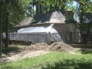 REÎNVIEREA BISERICUŢEI DIN CRÂNG. CAPELA „SFÂNTA FILOFTEIA” VA FI RENOVATĂ