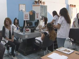PRACTICĂ ÎN GERMANIA PENTRU ELEVII DE LA „MESERII ŞI SERVICII”. AU ÎNVĂŢAT TEHNICI NOI DE COAFURĂ