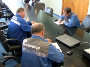 COMPETIŢIE PENTRU TROFEU. BUZOIENII SUNT PRINTRE CEI MAI BUNI ELECTRICIENI DIN ŢARĂ