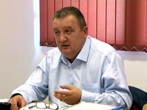 APEL CĂTRE ŞEFUL COMPANIEI DE APĂ: CONSTANTIN TOMA: „ÎL ROG PE DOMNUL IONEL TESCARU SĂ-ŞI DEA DEMISIA!”