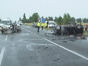 ACCIDENT GRAV LA CRUCEA COMISOAIEI. BILANŢ: UN MORT ŞI 5 RĂNIŢI