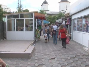 DISPAR MAGAZINELE DIN PARCUL SFINŢII ÎNGERI. BUZOIENII SE DECLARĂ MULŢUMIŢI.