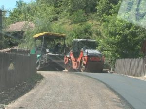 DRUMUL AMBREI,  APROAPE DE FINAL. ASFALTAREA VA FI GATA ÎN 10 ZILE