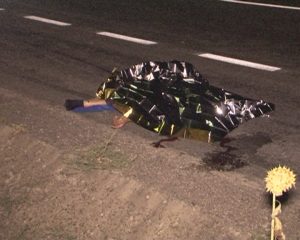 NEATENŢIE FATALĂ. FEMEIE DE 63 DE ANI, SPULBERATĂ DE O MAŞINĂ