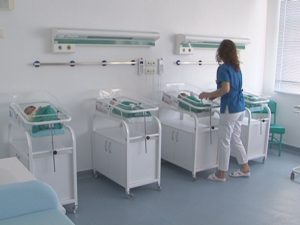 LĂSAŢI LA VOIA SORŢII. NUMĂR RECORD DE ABANDONURI DE COPII