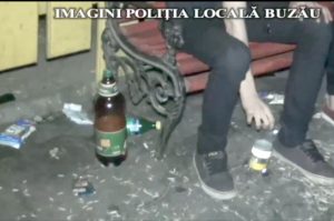 GRUPURILE DE TINERI, ÎN ATENŢIA POLIŢIŞTILOR LOCALI. DAU MUZICA LA MAXIM ŞI CONSUMĂ BĂUTURI ALCOOLICE
