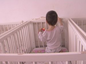 ADOPŢII SIMPLIFICATE. COPIII PROTEJAŢI DE STAT ÎŞI POT GĂSI MAI REPEDE O FAMILIE