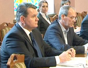 BOŞCODEALĂ ŞI BÎRLĂ, CERCETAŢI DE DIICOT. AR FI FAVORIZAT ANUMIŢI AFACERIŞTI DIN BUZĂU