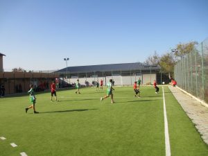 LIBER ÎN CURTEA ŞCOLII, ÎN WEEKEND? PRIMARUL LE CERE DIRECTORILOR SĂ IA MĂSURI