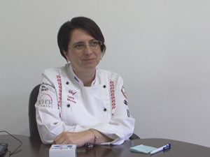 ARTIŞTI ÎN BUCĂTĂRIE. CHEF LAURA MOCANU MERGE LA OLIMPIADĂ