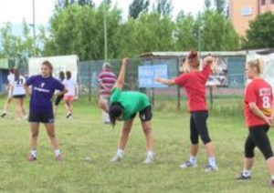 SĂRĂCIE LUCIE. HM BUZĂU SE ANTRENEAZĂ ÎN PARC. LIPSA FONDURILOR A DUS LA  ACEASTĂ MĂSURĂ