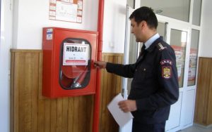 MULTE ŞCOLI DIN BUZĂU NU AU AVIZ DE LA ISU. COPIII SUNT ÎN PERICOL ÎN CAZ DE INCENDIU