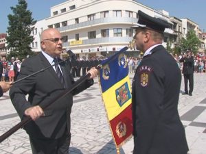 SĂRBĂTOAREA POMPIERILOR. ISU A PRIMIT DRAPELUL DE LUPTĂ DE LA ARAFAT