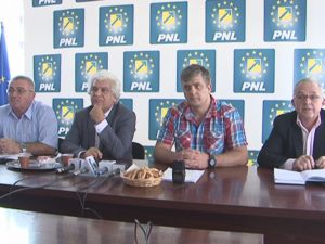 LIBERALII ŞI-AU EXPLICAT BOICOTUL. PRIMARUL ESTE CRITICAT PENTRU ŞEDINŢELE EXTRAORDINARE