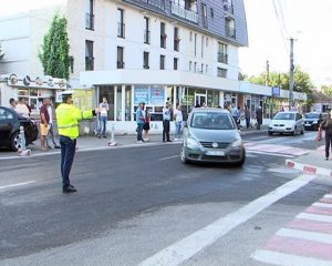 ALĂTURI DE ELEVI. PESTE 200 DE POLIŢIŞTI BUZOIENI AU CONTRIBUIT LA SIGURANŢA COPIILOR