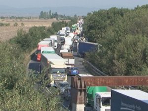 PROTEST PE VARIANTĂ. APROAPE 200 DE TRANSPORTATORI. TRAFIC BULVERSAT