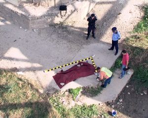 SALT MORTAL. UN TÂNĂR DE 25 DE ANI S-A ARUNCAT DE PE PODUL DE LA VADU-PAŞII.