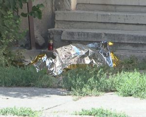 SINUCIDERE SAU ACCIDENT? O ANGAJATĂ A PRIMĂRIEI BUZĂU A CĂZUT DE LA ETAJUL 3