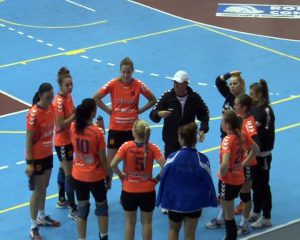 CA LA ANTRENAMENT, CU CSU TÂRGOVIŞTE. SCM GLORIA CÂŞTIGĂ LA HANDBAL CU 39 LA 11