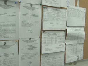 12 PARTIDE ŞI UN CANDIDAT INDEPENDENT. S-AU ÎNCHEIAT ÎNSCRIERILE LA BIROUL ELECTORAL