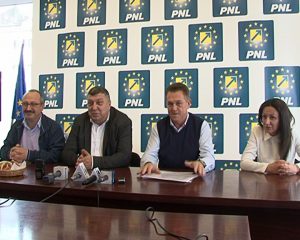 LIBERALII, ATAC LA COMPANIA DE APĂ. S-AU STRÂNS ŞI SEMNĂTURILE NECESARE CANDIDATURILOR