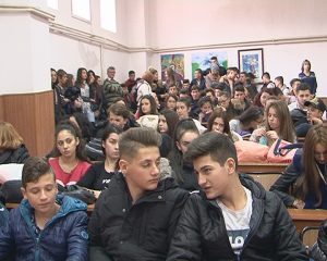 LUPTĂ ANTIDROG LA L.P.S. BUZĂU. ACTIVITĂŢILE VOR CONTINUA ŞI ÎN ALTE LICEE