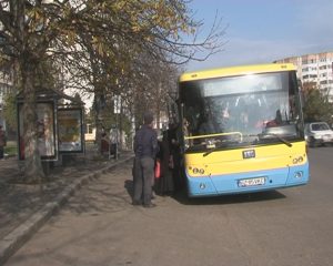 AUTOBUZE PENTRU NAVETIŞTI. PRIMARUL INTENŢIONEAZĂ SĂ PRELUNGEASCĂ TRASEELE URBANE